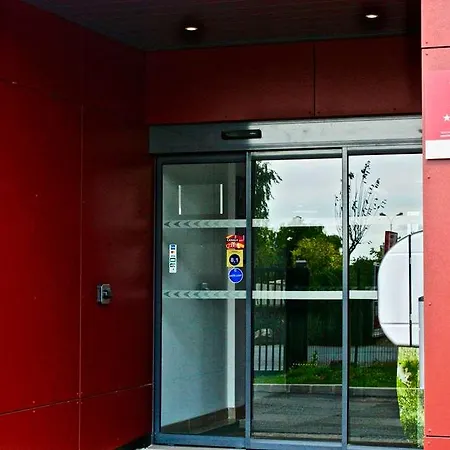 Akena Aeroport Charles De Gaulle - Witz 3* Saint-Witz