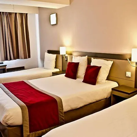 Akena Aeroport Charles De Gaulle - Witz 3*
