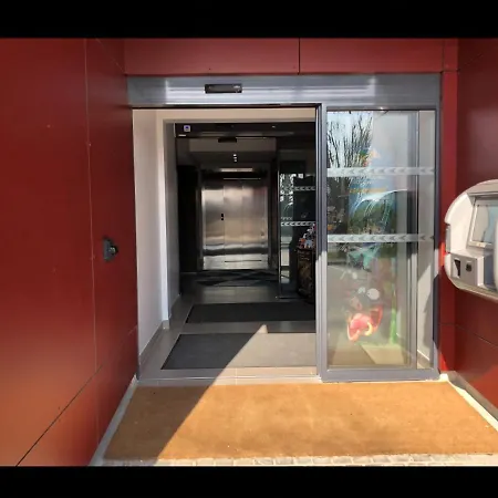Akena Aeroport Charles De Gaulle - Witz 3* Saint-Witz